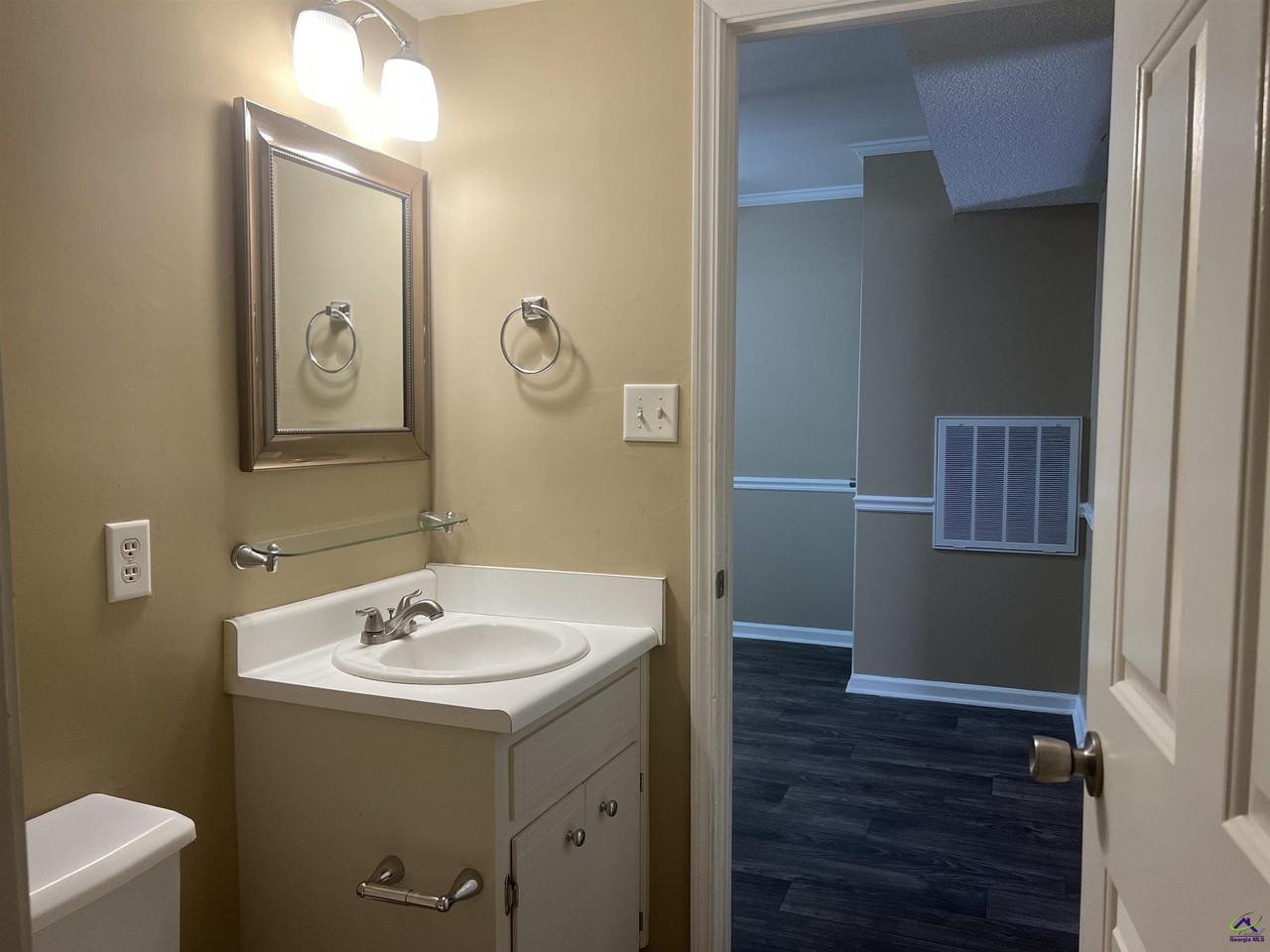 137 N Springs Ct - Photo 6 of 24