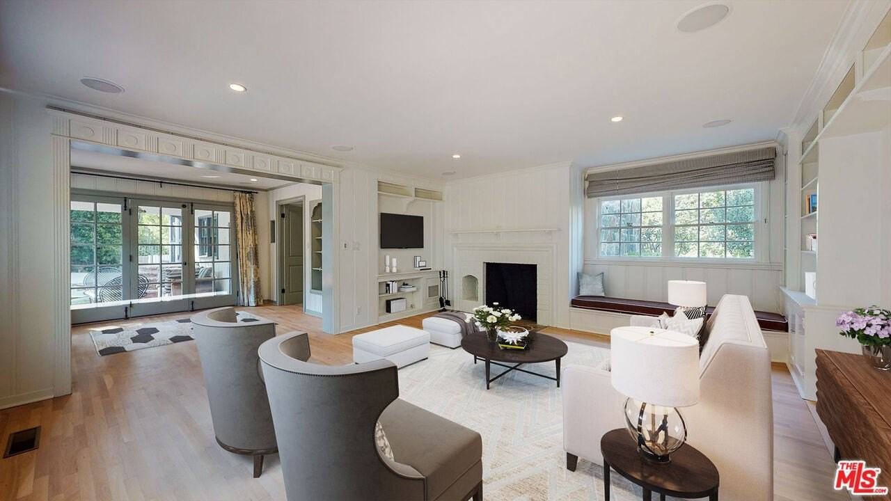 271 Loring Ave - Photo 6 of 36