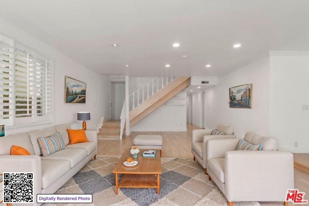 745 Oxford Ave - Photo 3 of 31