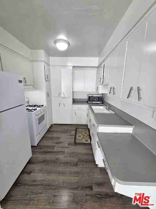 1449 Butler Ave Apt 4 #4 - Photo 4 of 8