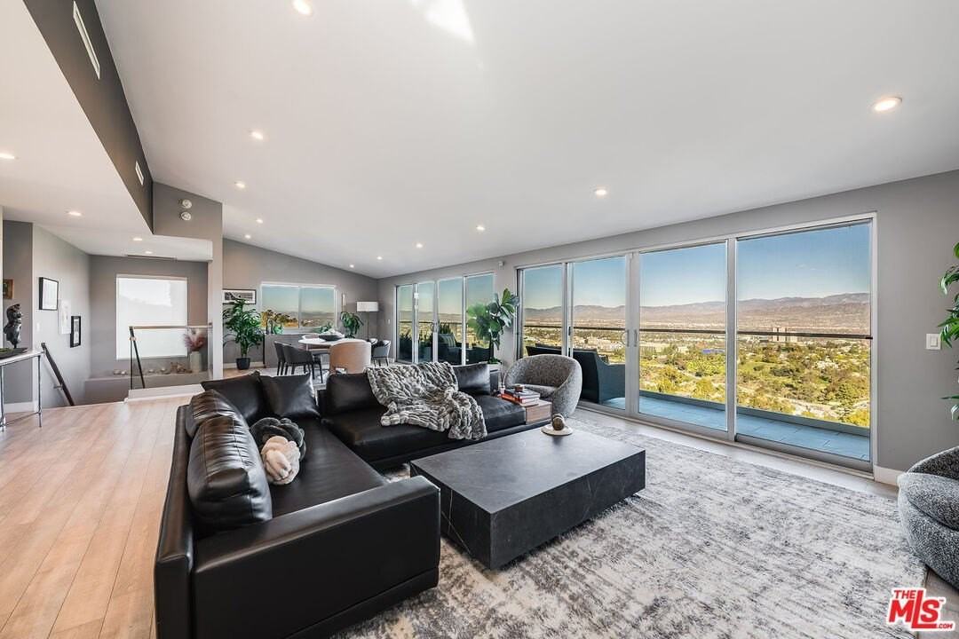 7191 Pacific View Dr - Photo 2 of 26