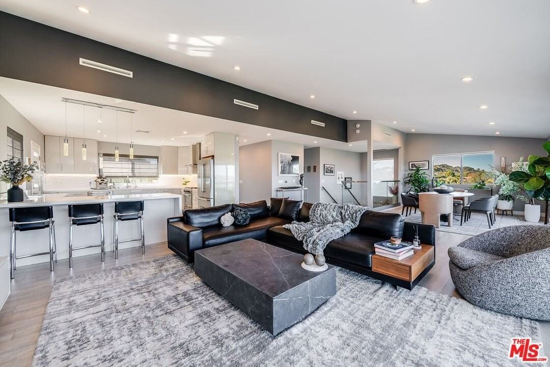 7191 Pacific View Dr - Photo 6 of 26