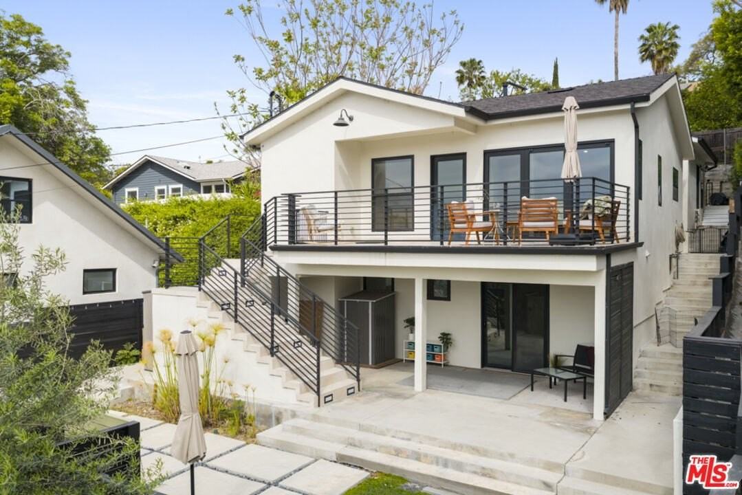 3923 Fernwood Ave - Photo 2 of 25