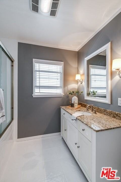 852 11th St - Photo 4 of 15