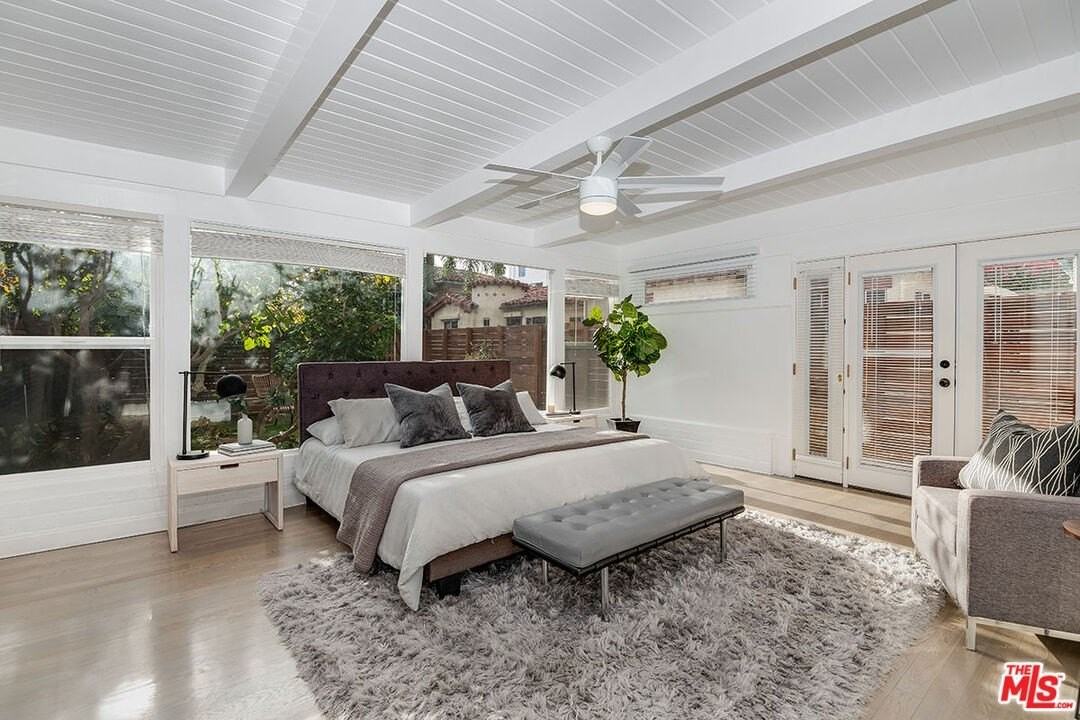 852 11th St - Photo 6 of 15