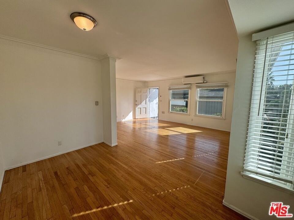 6122 S Fairfax Ave - Photo 6 of 18