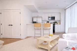 842 11th St Apt 4b - Photo 1 of 1