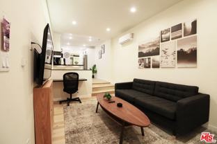 9040 Phyllis Ave Apt B #Apt B - Photo 1 of 1