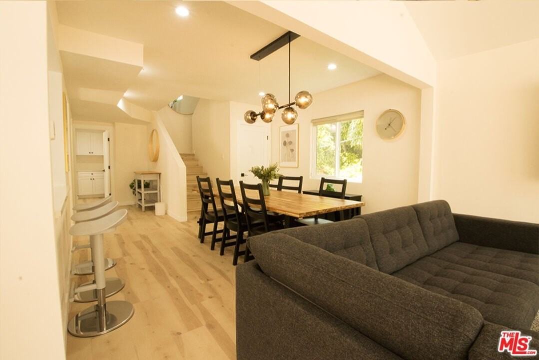 9042 Phyllis Ave Unit A - Photo 4 of 28