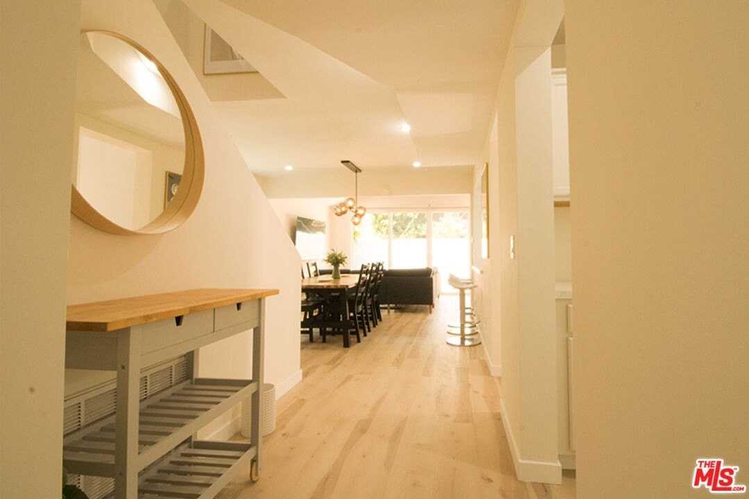 9042 Phyllis Ave Unit A - Photo 7 of 28