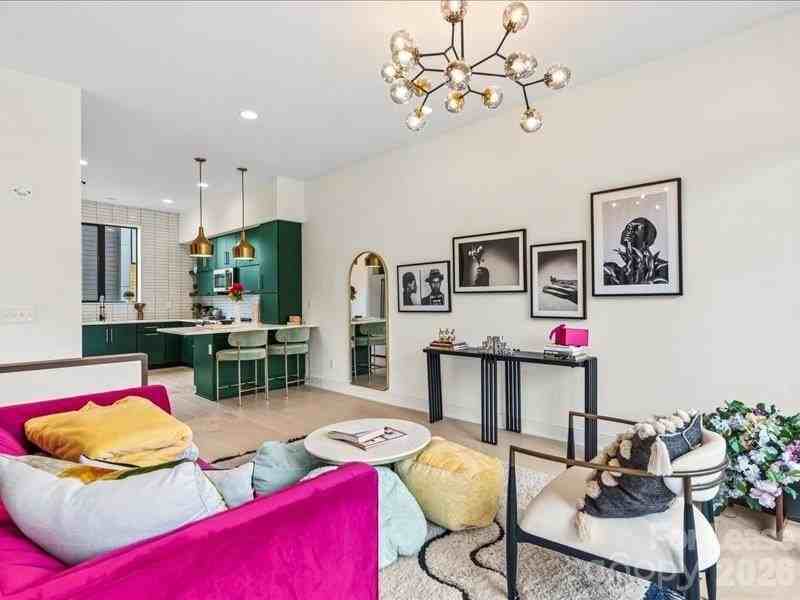 815 E 36th St - Photo 6 of 28