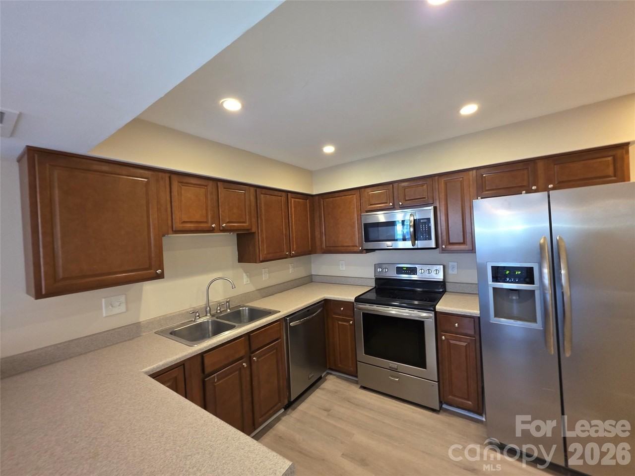 7325 Winery Ln - Photo 7 of 24