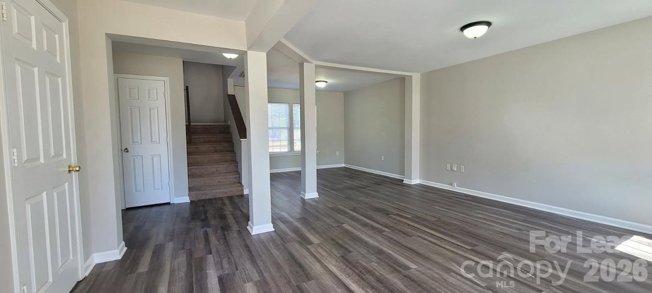 4539 Springview Rd - Photo 4 of 19