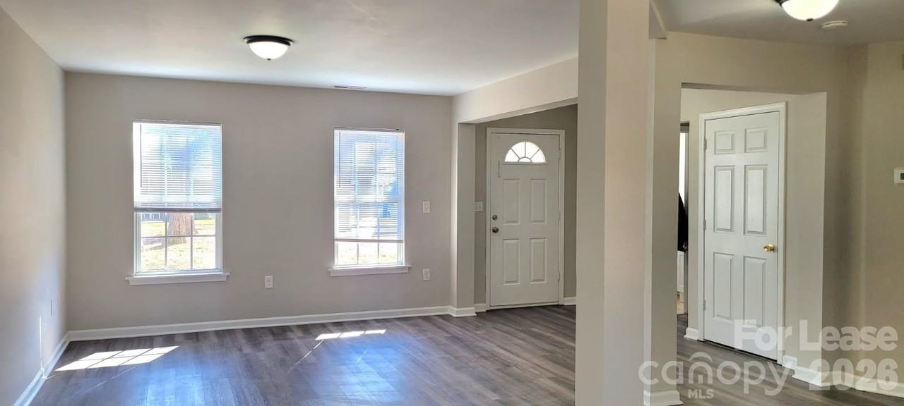 4539 Springview Rd - Photo 7 of 19