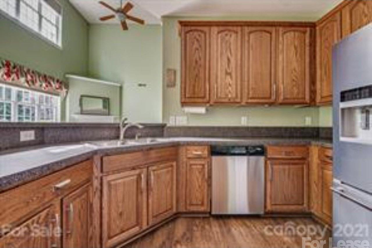 1505 Niall Ln - Photo 7 of 31