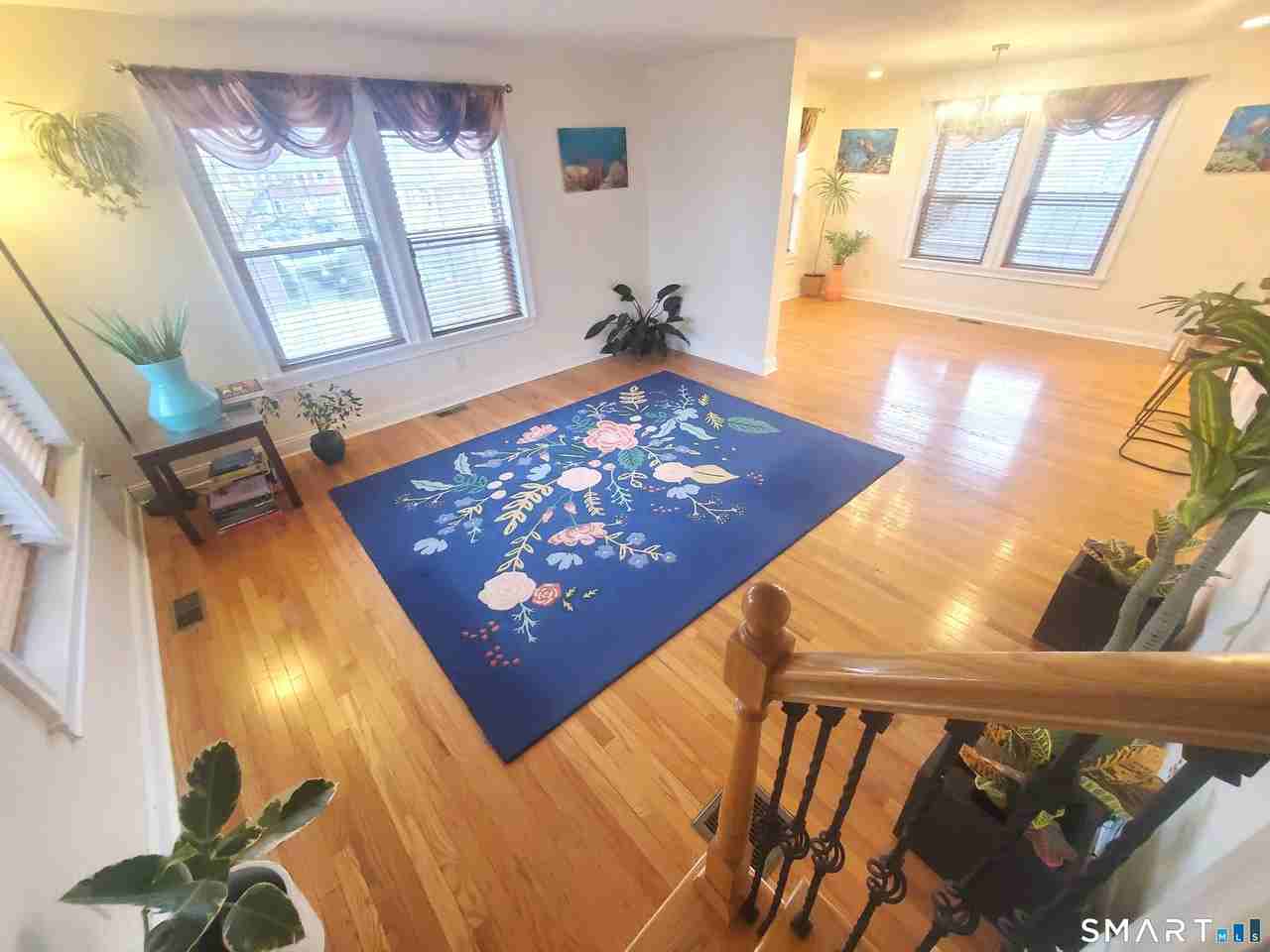 1093 Shippan Ave - Photo 5 of 40