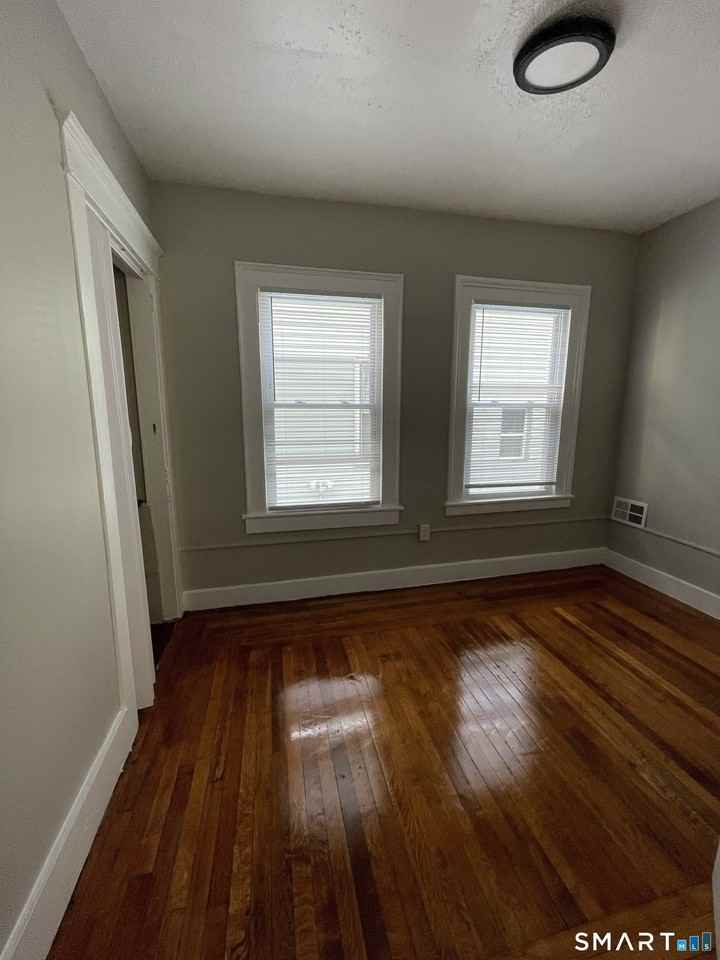 45 Frank St - Photo 3 of 4