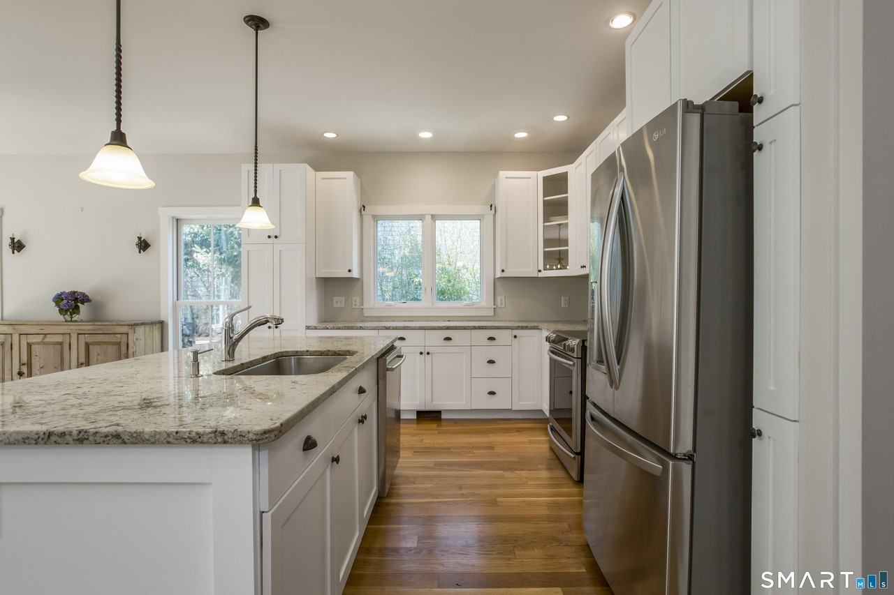 14 Burr Rd - Photo 5 of 21