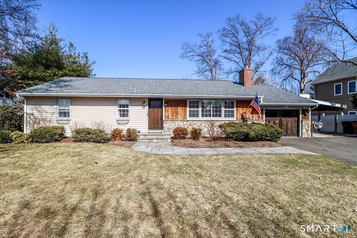 58 Davenport Dr - Photo 2 of 37