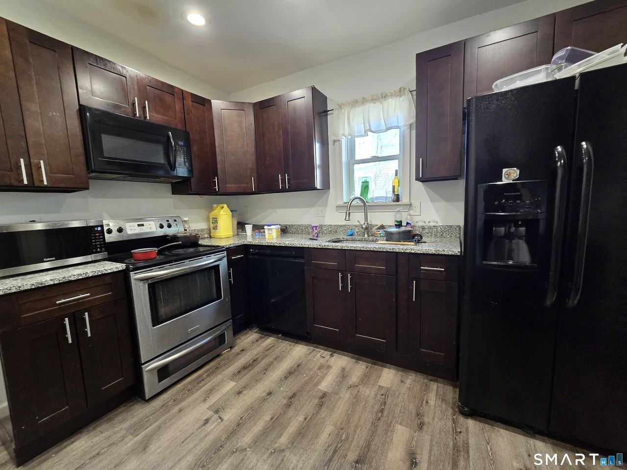 102 Hanover St - Photo 6 of 9