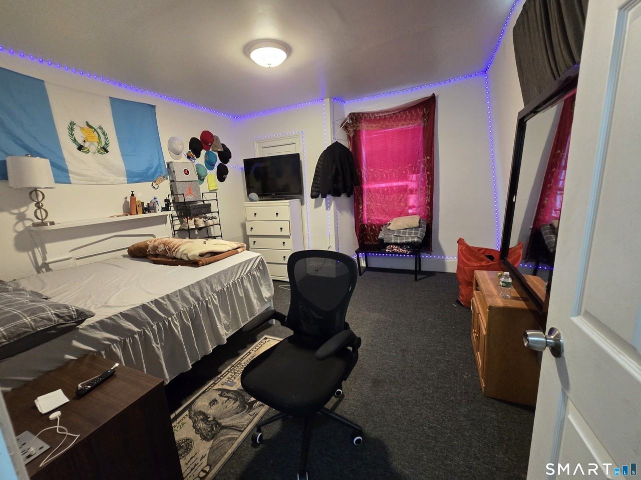 102 Hanover St - Photo 7 of 9