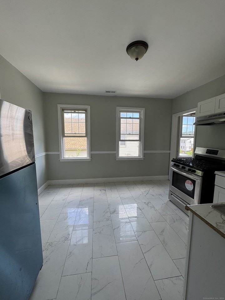 63 Lombard St Unit 3 - Photo 2 of 9