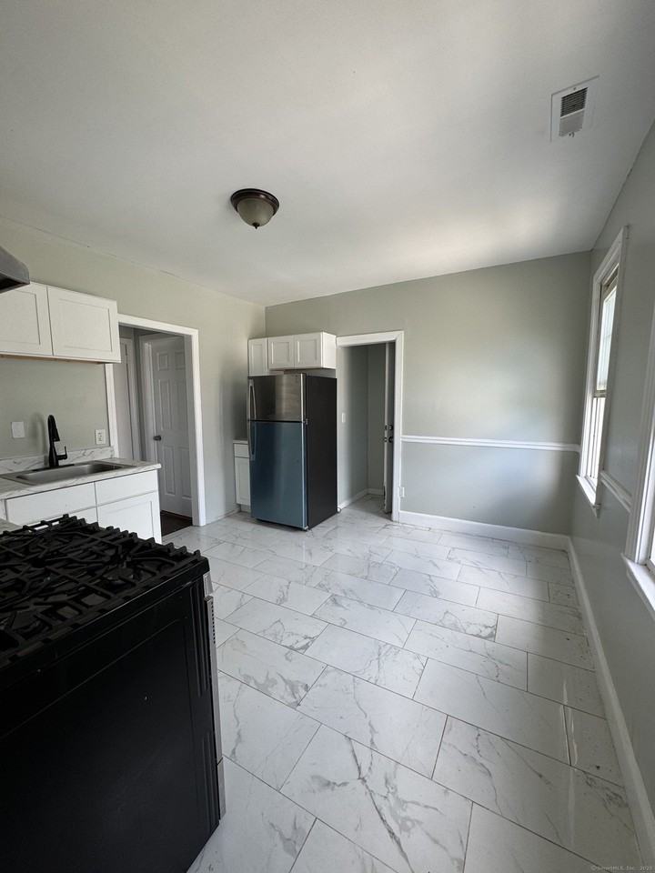 63 Lombard St Unit 3 - Photo 3 of 9