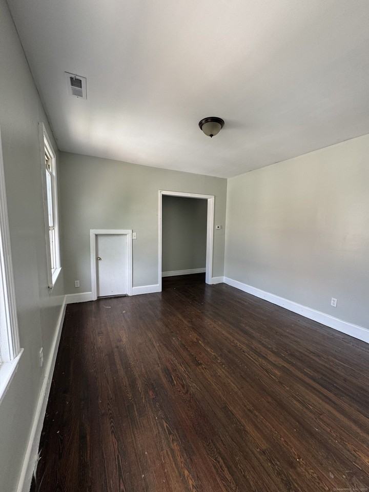 63 Lombard St Unit 3 - Photo 5 of 9