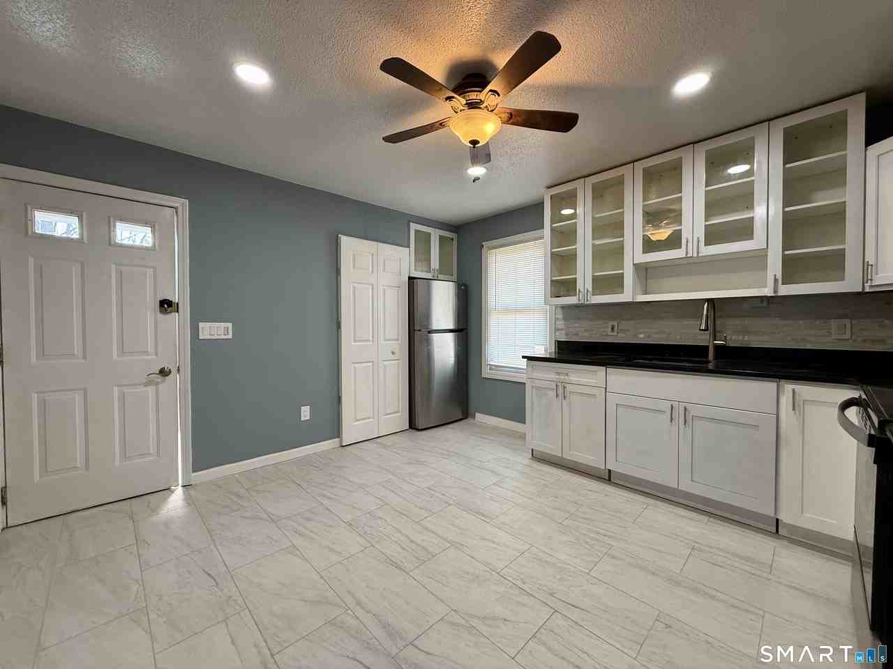 8 Scott St Apt 2 - Photo 2 of 15