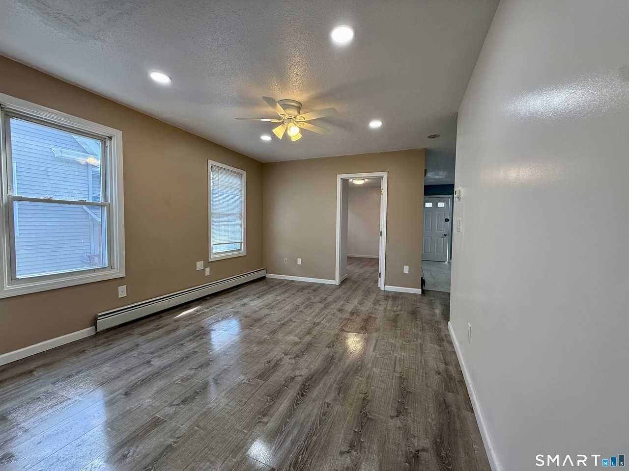 8 Scott St Apt 2 - Photo 6 of 15