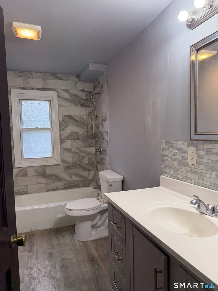 16 Saint Lawrence St - Photo 2 of 6