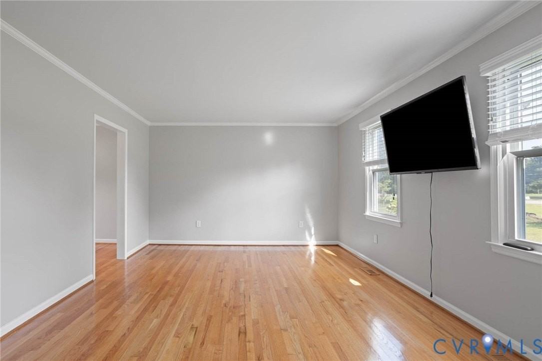 7219 Laurel Spring Rd - Photo 5 of 28