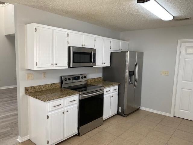 1123 Northview Dr - Photo 4 of 12