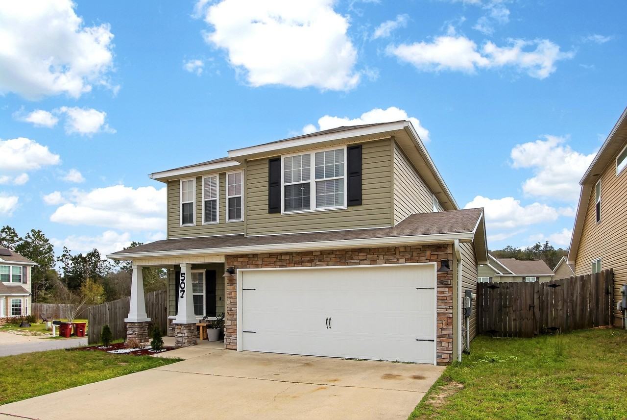 507 Eisenhower Dr - Photo 3 of 35