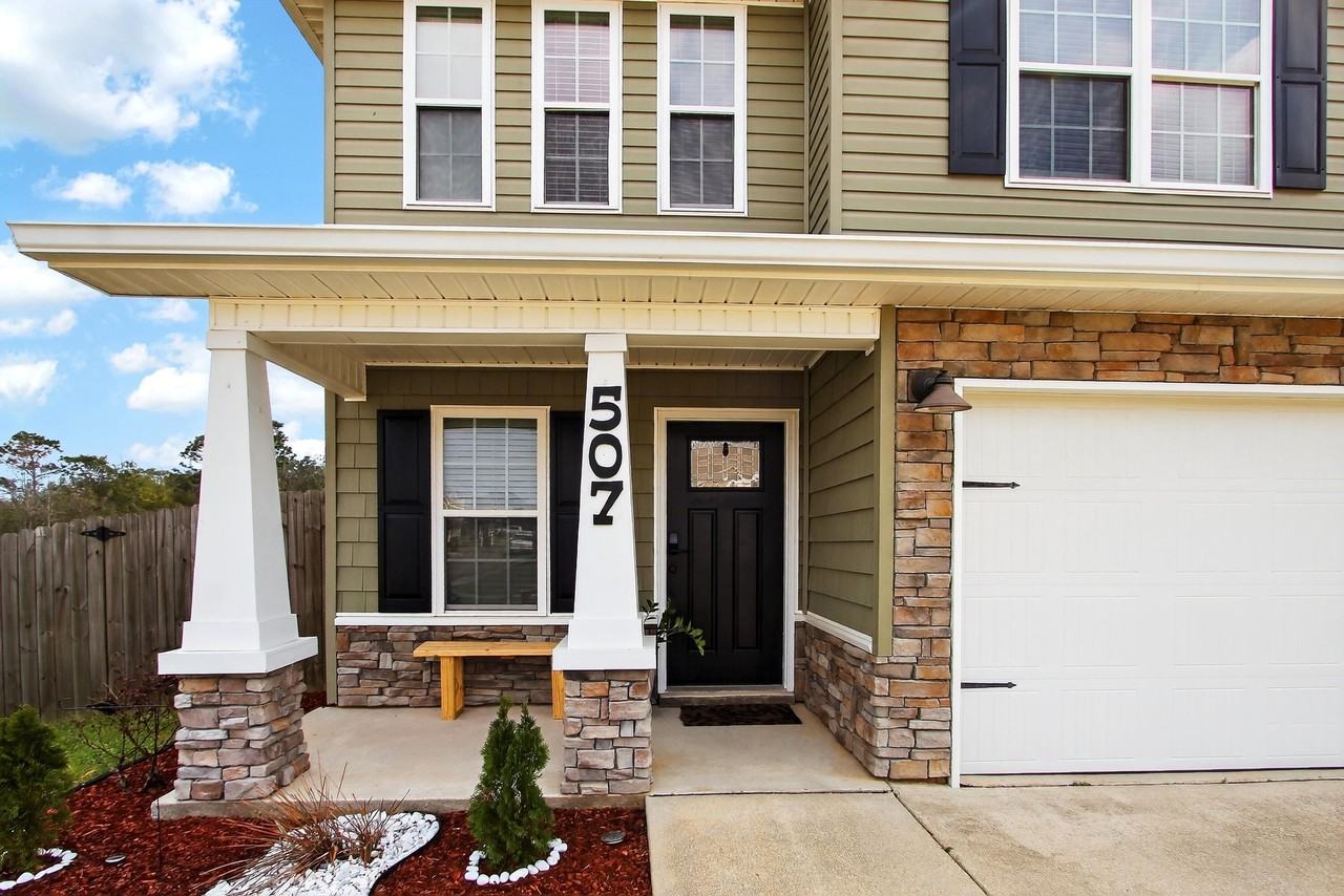 507 Eisenhower Dr - Photo 4 of 35