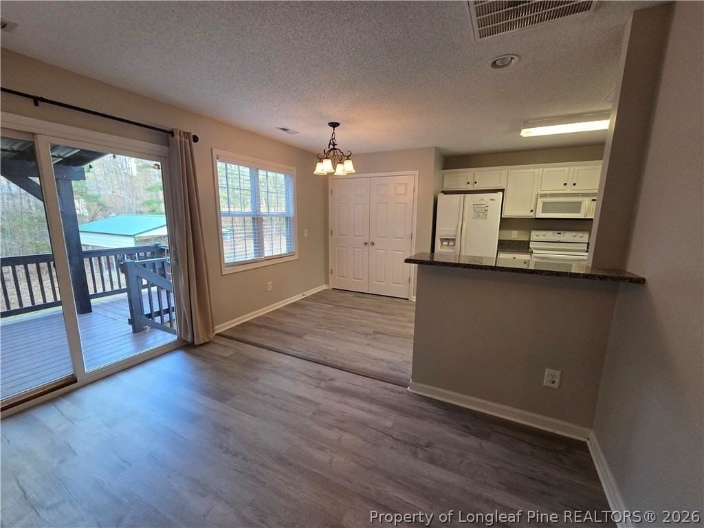 220 Loxley Ln - Photo 5 of 27