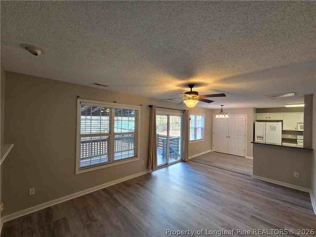 220 Loxley Ln - Photo 6 of 27