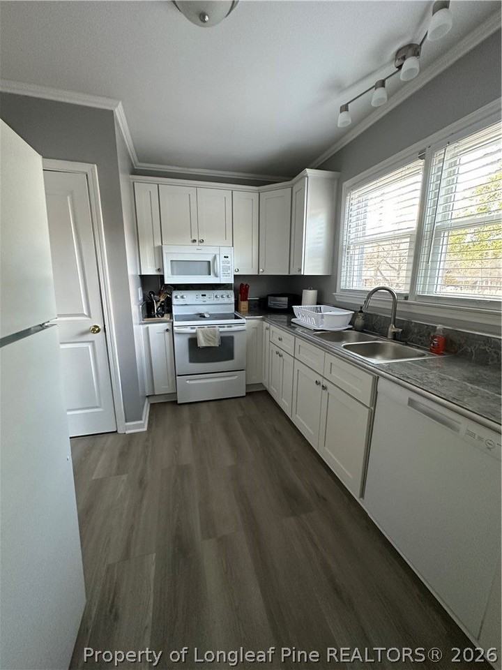 2003 Camden Rd - Photo 6 of 12