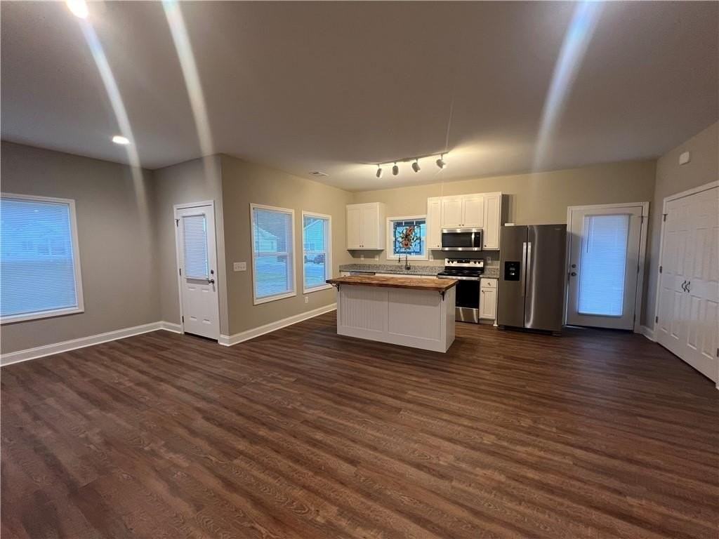 536 Liberty Park Dr Ne - Photo 4 of 10