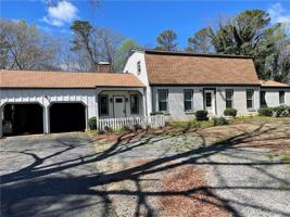 featured image of 119 Woodlawn Dr Ne