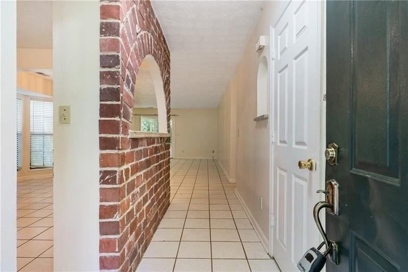 5000 Village Green Way - Photo 3 of 27