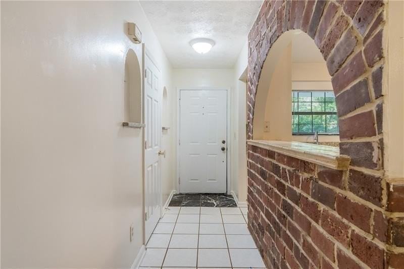 5000 Village Green Way - Photo 4 of 27