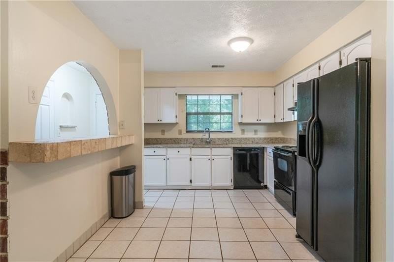 5000 Village Green Way - Photo 5 of 27