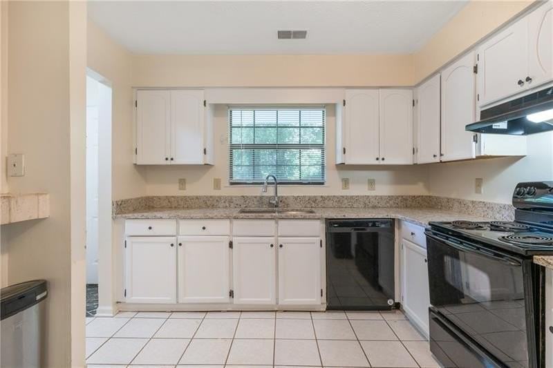 5000 Village Green Way - Photo 6 of 27