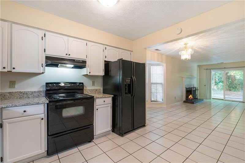 5000 Village Green Way - Photo 7 of 27