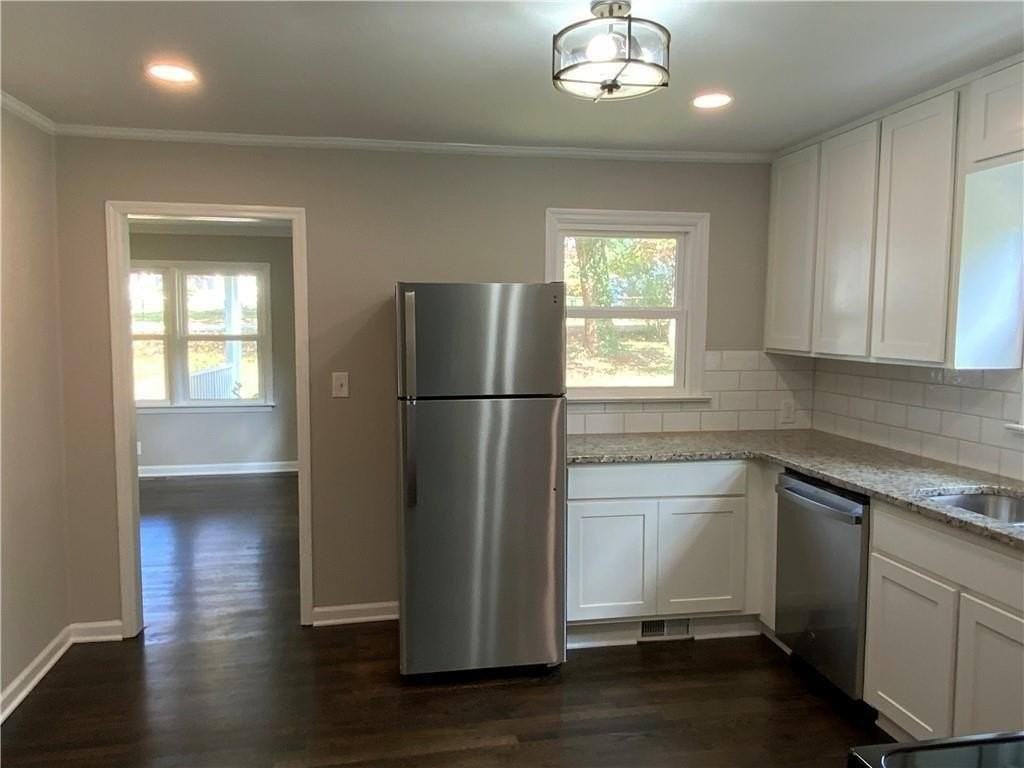 578 Oakhurst Dr - Photo 6 of 13