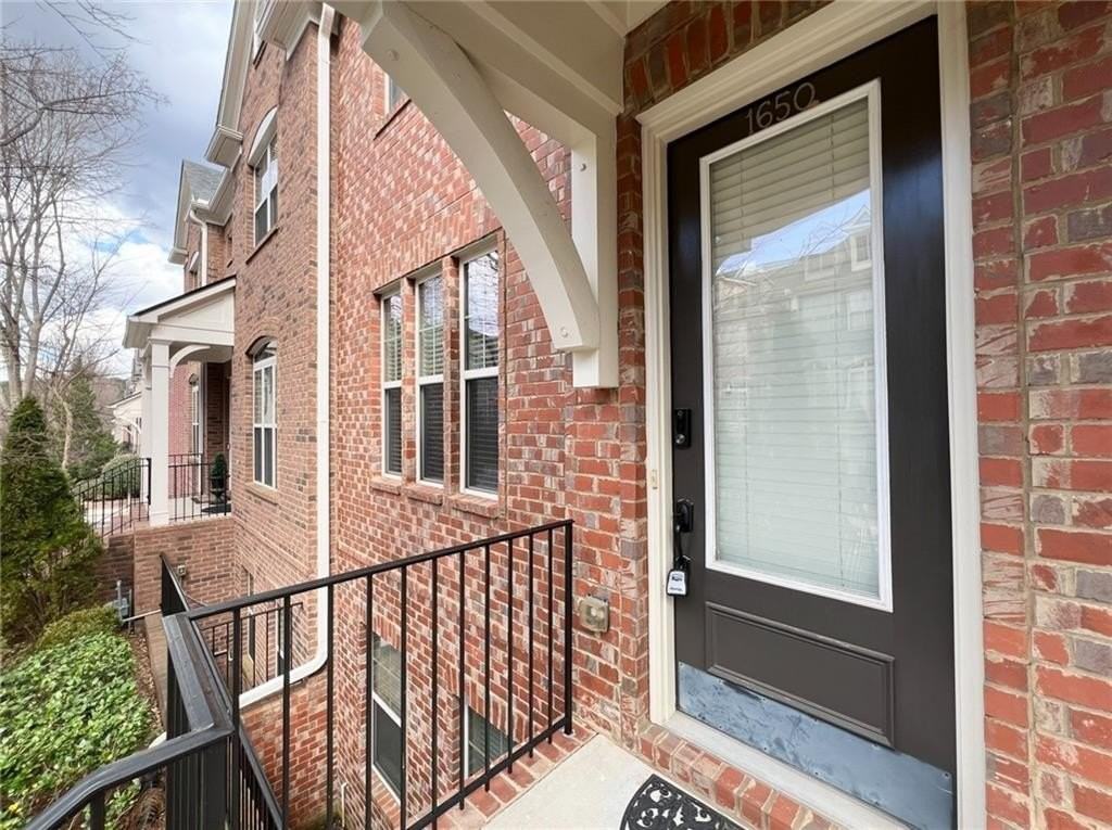 1650 Sabastian Pt Ne - Photo 2 of 31