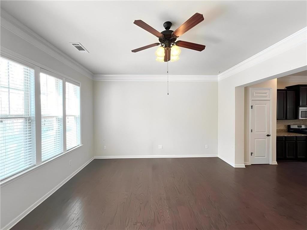 1650 Sabastian Pt Ne - Photo 4 of 31