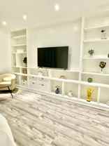 65 E 54th St - Photo 1 of 1