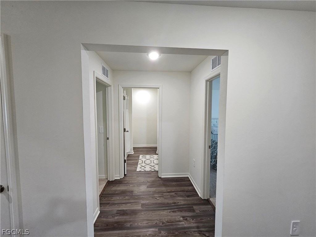 2425 Ne 7th Pl - Photo 3 of 17